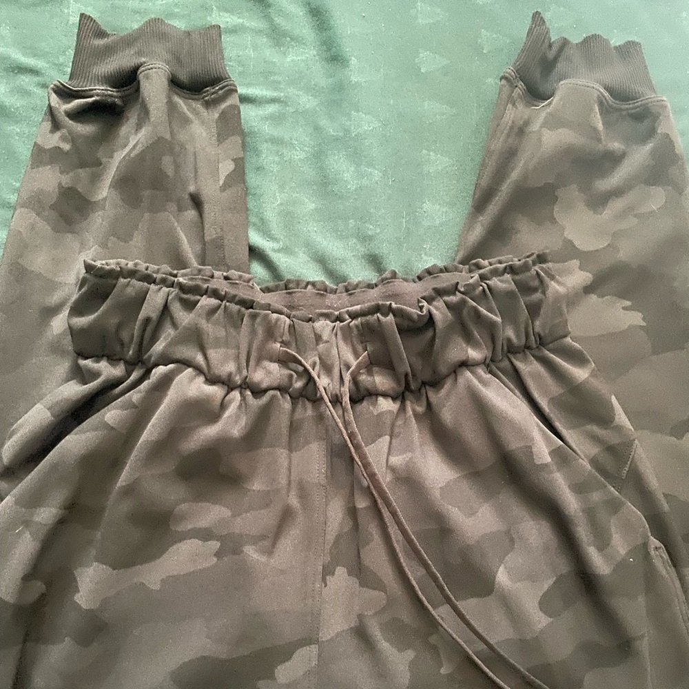 Dance Studio Mid-Rise Jogger
Full Length